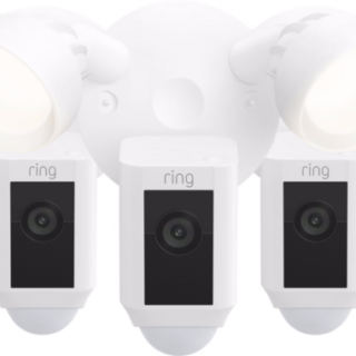 Ring Floodlight Cam Wired Plus Wit 3-pack